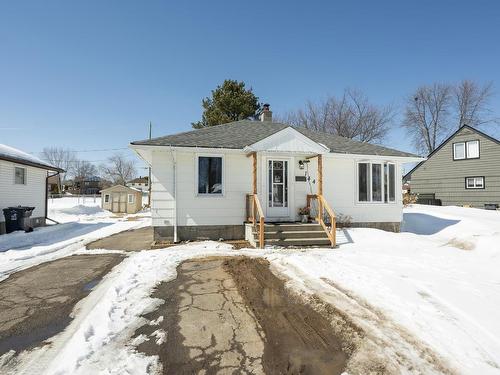 144 Strathcona Avenue  Thunder Bay, ON P7A 1S3