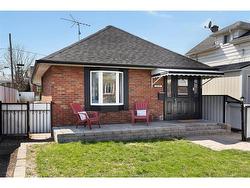 2219 MARENTETTE Avenue Windsor, ON N8X 4E8