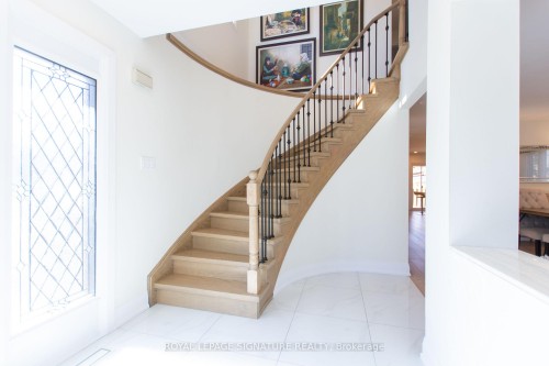 6141 Tenth Line W, Mississauga, ON - Indoor Photo Showing Other Room