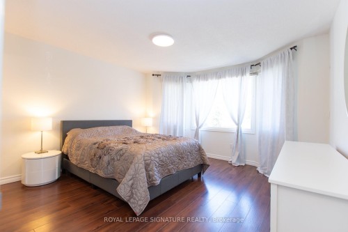 6141 Tenth Line W, Mississauga, ON - Indoor Photo Showing Bedroom