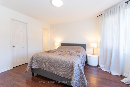 6141 Tenth Line W, Mississauga, ON - Indoor Photo Showing Bedroom