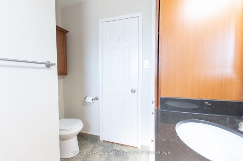 6141 Tenth Line W, Mississauga, ON - Indoor Photo Showing Bathroom