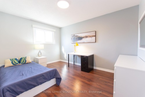 6141 Tenth Line W, Mississauga, ON - Indoor Photo Showing Bedroom