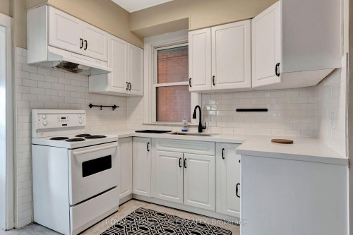 70 Belview Avenue, Hamilton, ON - Indoor Photo Showing Kitchen