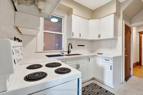 70 Belview Avenue, Hamilton, ON - Indoor Photo Showing Kitchen