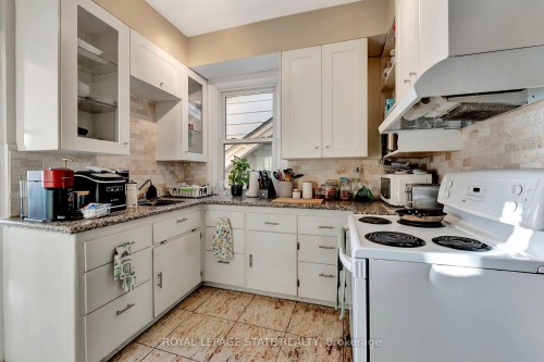 70 Belview Avenue, Hamilton, ON - Indoor Photo Showing Kitchen