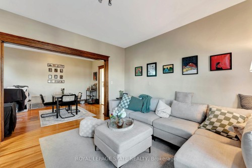 70 Belview Avenue, Hamilton, ON - Indoor Photo Showing Living Room
