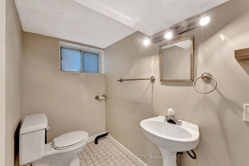 70 Belview Avenue, Hamilton, ON - Indoor Photo Showing Bathroom