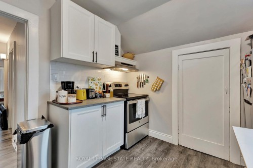 70 Belview Avenue, Hamilton, ON - Indoor Photo Showing Kitchen