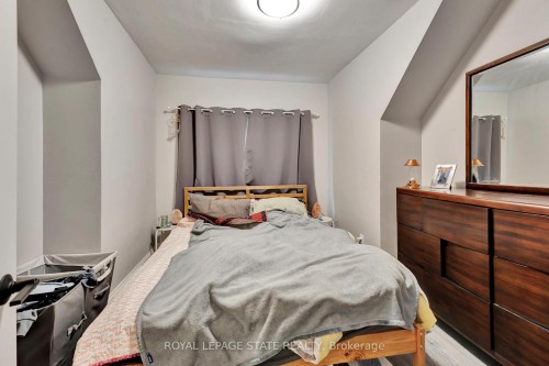 70 Belview Avenue, Hamilton, ON - Indoor Photo Showing Bedroom