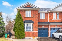 19 Silverbell Court Brampton, ON L7A 3V3