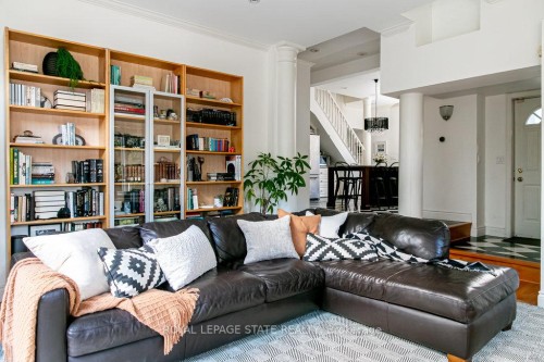 3 Turner Avenue, Hamilton, ON - Indoor Photo Showing Living Room