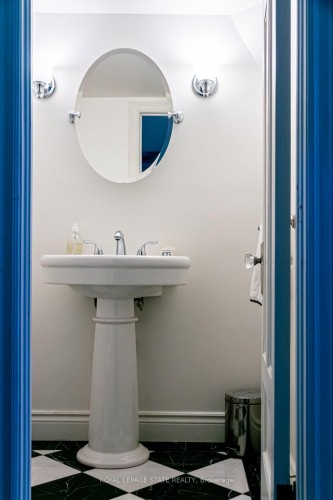 3 Turner Avenue, Hamilton, ON - Indoor Photo Showing Bathroom