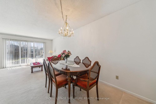 1613 Lewes Way, Mississauga, ON - Indoor Photo Showing Dining Room