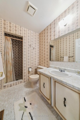 1613 Lewes Way, Mississauga, ON - Indoor Photo Showing Bathroom