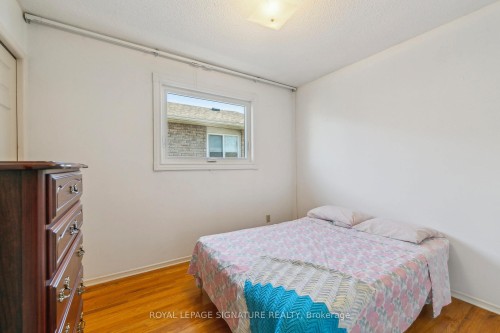 1613 Lewes Way, Mississauga, ON - Indoor Photo Showing Bedroom