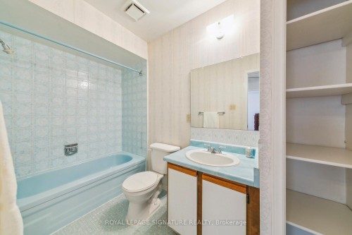 1613 Lewes Way, Mississauga, ON - Indoor Photo Showing Bathroom