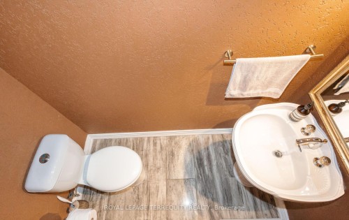 5839 Fieldon Road, Mississauga, ON - Indoor Photo Showing Bathroom