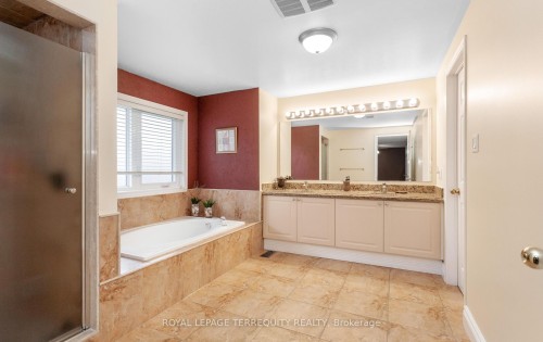5839 Fieldon Road, Mississauga, ON - Indoor Photo Showing Bathroom