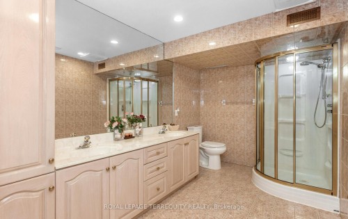5839 Fieldon Road, Mississauga, ON - Indoor Photo Showing Bathroom