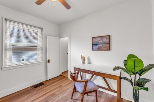 10 Locarno Avenue, Hamilton, ON - Indoor