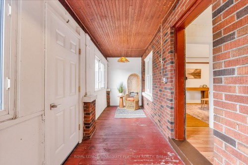 10 Locarno Avenue, Hamilton, ON - Indoor Photo Showing Other Room