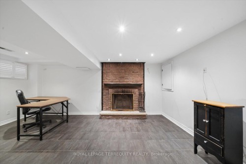 1825 Hyde Mill Crescent, Mississauga, ON - Indoor With Fireplace