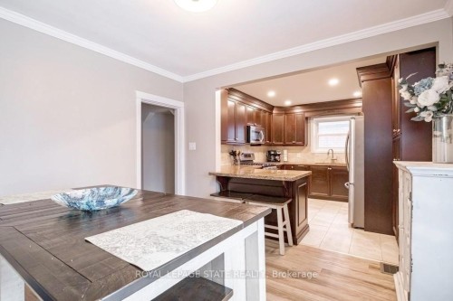 143 Huxley Avenue S, Hamilton, ON - Indoor Photo Showing Other Room