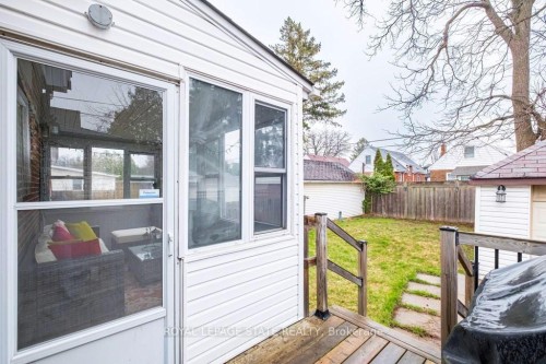 143 Huxley Avenue S, Hamilton, ON - Outdoor With Deck Patio Veranda With Exterior