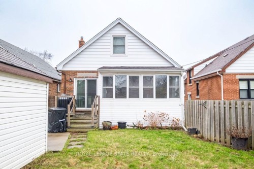 143 Huxley Avenue S, Hamilton, ON - Outdoor With Exterior