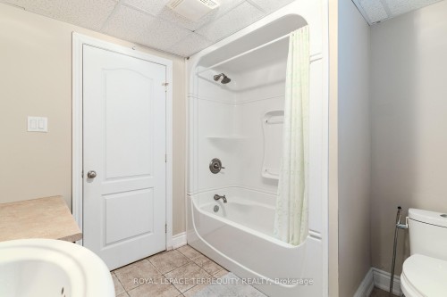 591 Du Parc Road, Champlain, ON - Indoor Photo Showing Bathroom