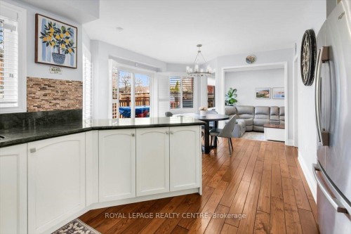 3135 Orleans Road, Mississauga, ON - Indoor Photo Showing Kitchen