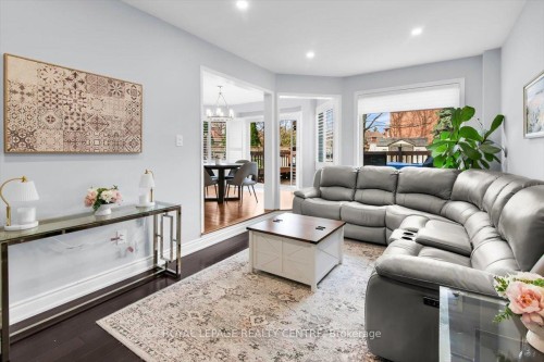 3135 Orleans Road, Mississauga, ON - Indoor Photo Showing Living Room