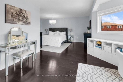 3135 Orleans Road, Mississauga, ON - Indoor Photo Showing Bedroom