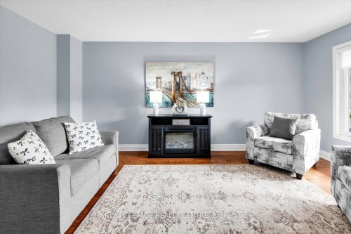3135 Orleans Road, Mississauga, ON - Indoor Photo Showing Living Room