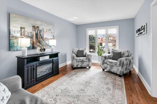 3135 Orleans Road, Mississauga, ON - Indoor Photo Showing Living Room