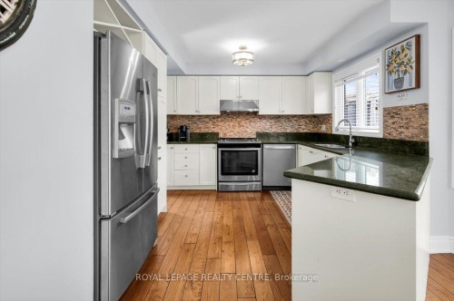 3135 Orleans Road, Mississauga, ON - Indoor Photo Showing Kitchen With Stainless Steel Kitchen With Upgraded Kitchen