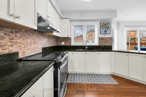 3135 Orleans Road, Mississauga, ON - Indoor Photo Showing Kitchen