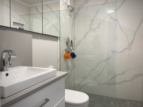 Bathroom - 6797 43E Avenue, Montréal (Rosemont/La Petite-Patrie), QC - Indoor Photo Showing Bathroom