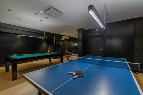 Game Room - 610-2320 Rue Tupper, Montréal (Ville-Marie), QC - Indoor Photo Showing Other Room