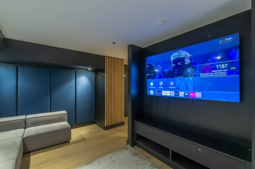 Game Room - 610-2320 Rue Tupper, Montréal (Ville-Marie), QC - Indoor