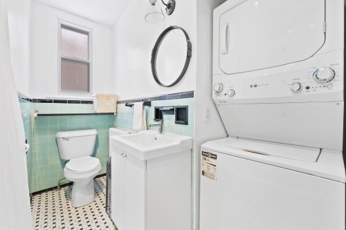 Salle de bains - 674Z 5E Avenue, Montréal (Lachine), QC - Indoor Photo Showing Laundry Room