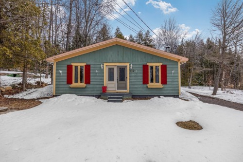 117 104e Avenue  Saint-Hippolyte, QC J8A 2C3