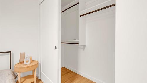 311-660 Cawston Avenue, Kelowna, BC - Indoor Photo Showing Other Room