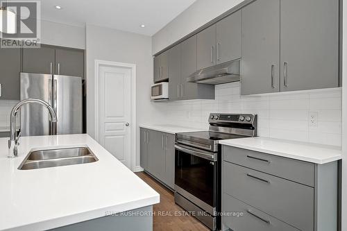Kitche - 4958 Abbott Street E, Ottawa, ON - Indoor Photo Showing Kitchen With Double Sink With Upgraded Kitchen