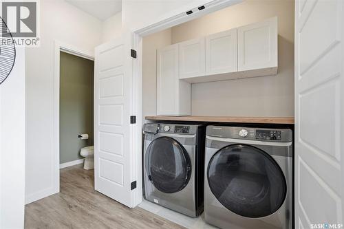 312 Underhill Bend, Saskatoon, SK - Indoor Photo Showing Laundry Room