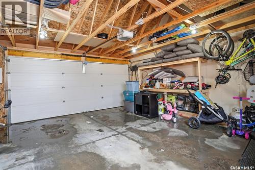 312 Underhill Bend, Saskatoon, SK - Indoor Photo Showing Garage