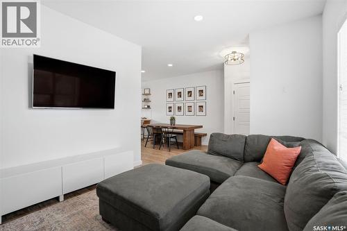 312 Underhill Bend, Saskatoon, SK - Indoor Photo Showing Living Room