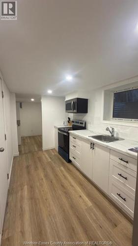 3295 Curry Unit# Lower, Windsor, ON - Indoor Photo Showing Kitchen