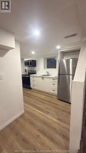 3295 Curry Unit# Lower, Windsor, ON - Indoor Photo Showing Kitchen